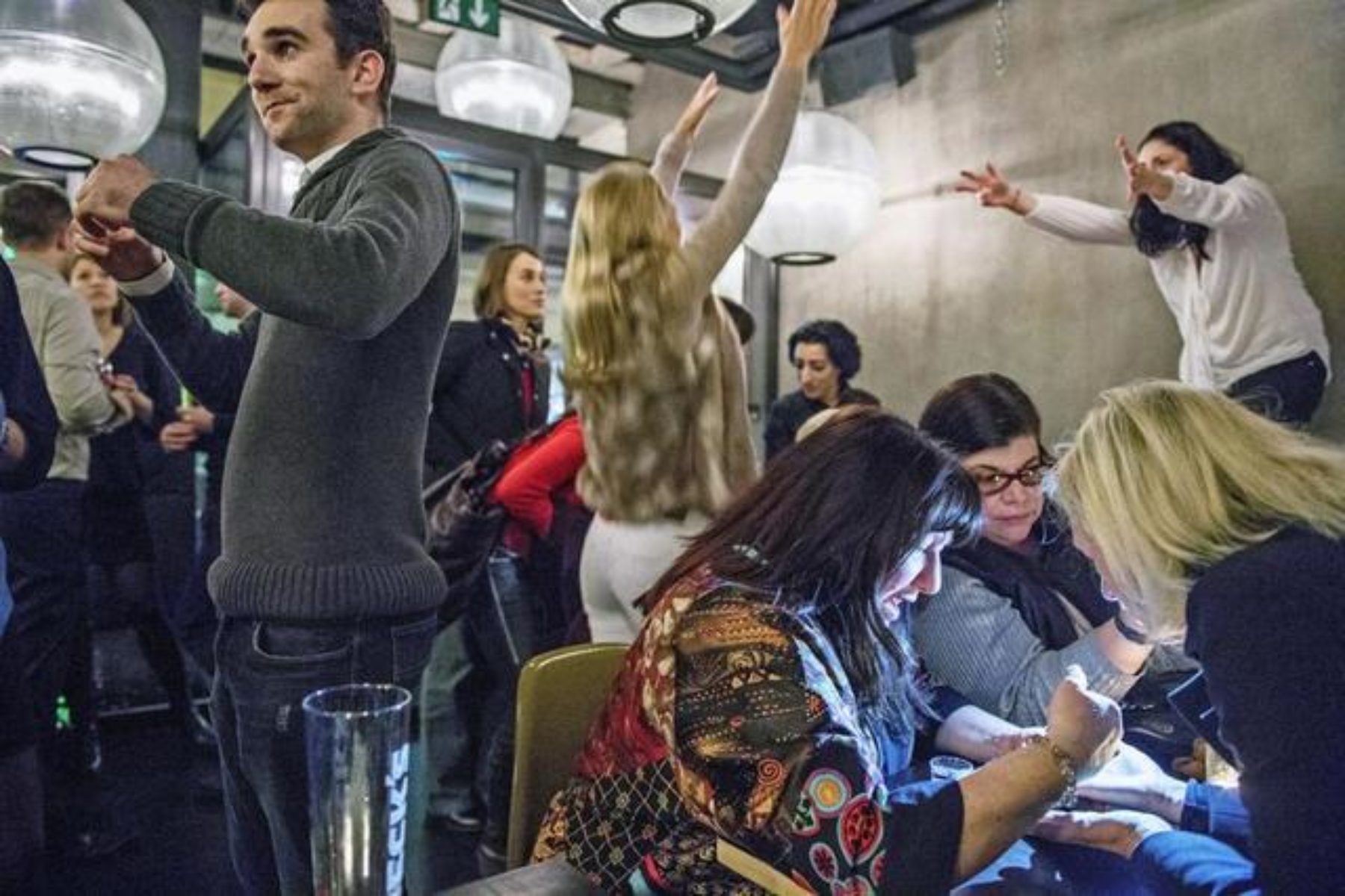 La Tribune de Genève 05.03.2015 - A Genève, Grenus redessine ses nuits